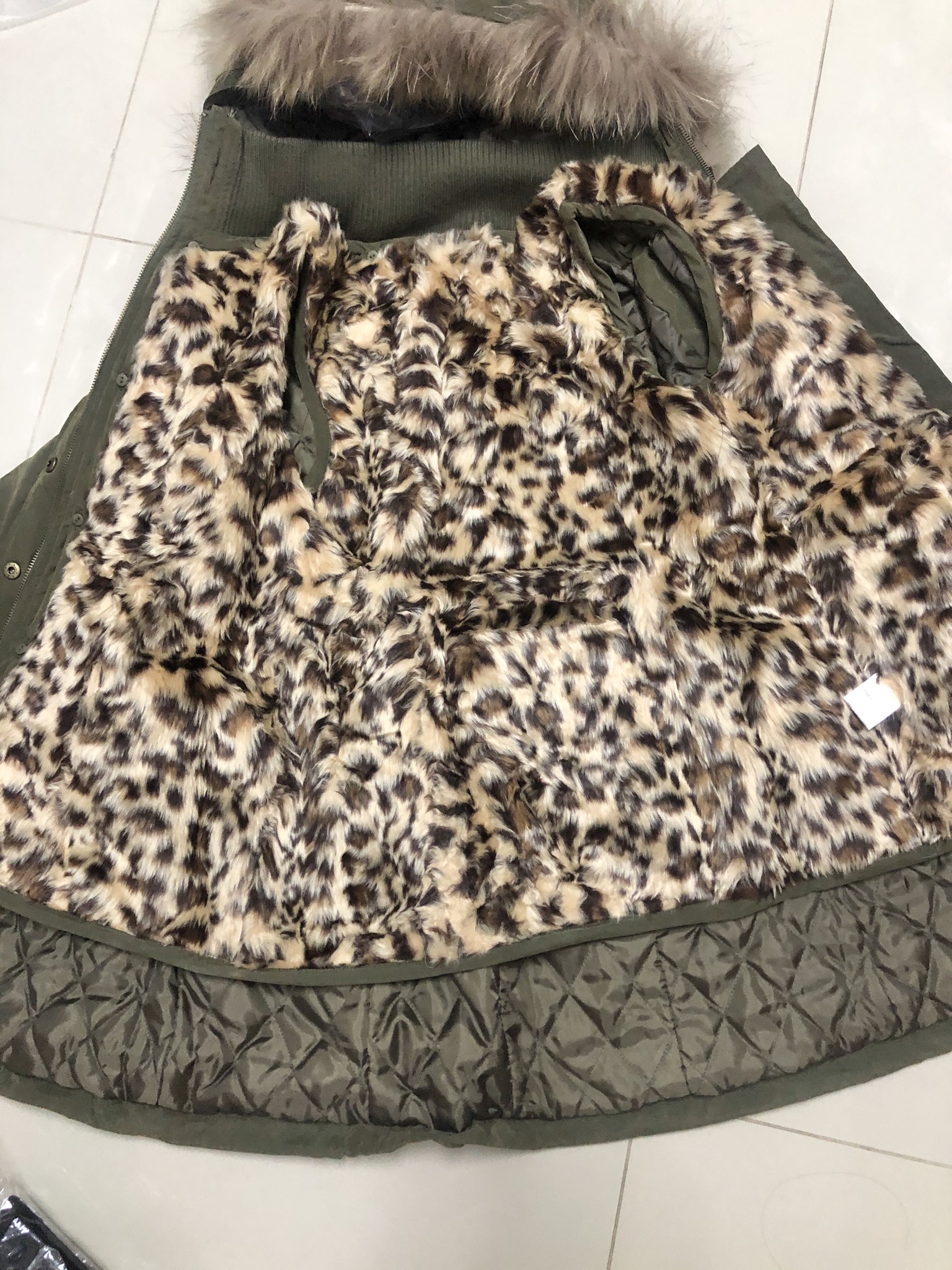 Cecil mc bee เสื้อโค้ทฮู้ดกันหนาว เสื้อปาร์กา parka สีเขียว แบรนด์ Cecil Mabee (ขนอุ่นลายเสือถอดด้านค่ะ & เฟอร์ถอดได้ค่ะ) เขียว
