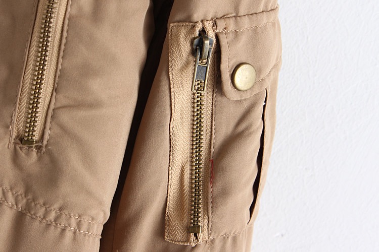 เสื้อกันหนาว เสื้อหนาว หมวกฮูท สีกากี แต่งเฟอร์ แบรนด์เนมญี่ปุ่น OLIVE DES OLIVE ด้านในซับขนอุ่นสีขาว แต่งจัมพ์ปบายแขนกันลม Size M/L