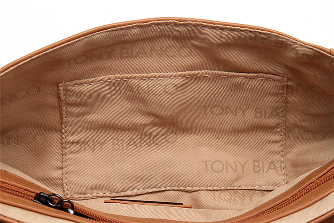 กระเป๋า Clutch มือ TONI BIANCO แบรนด์สุดหรูออสเตรเลีย สีน้ำตาลอ่อน หนังหรูสุดนุ่ม สายโซ่ ถอดใส่ได้คะ