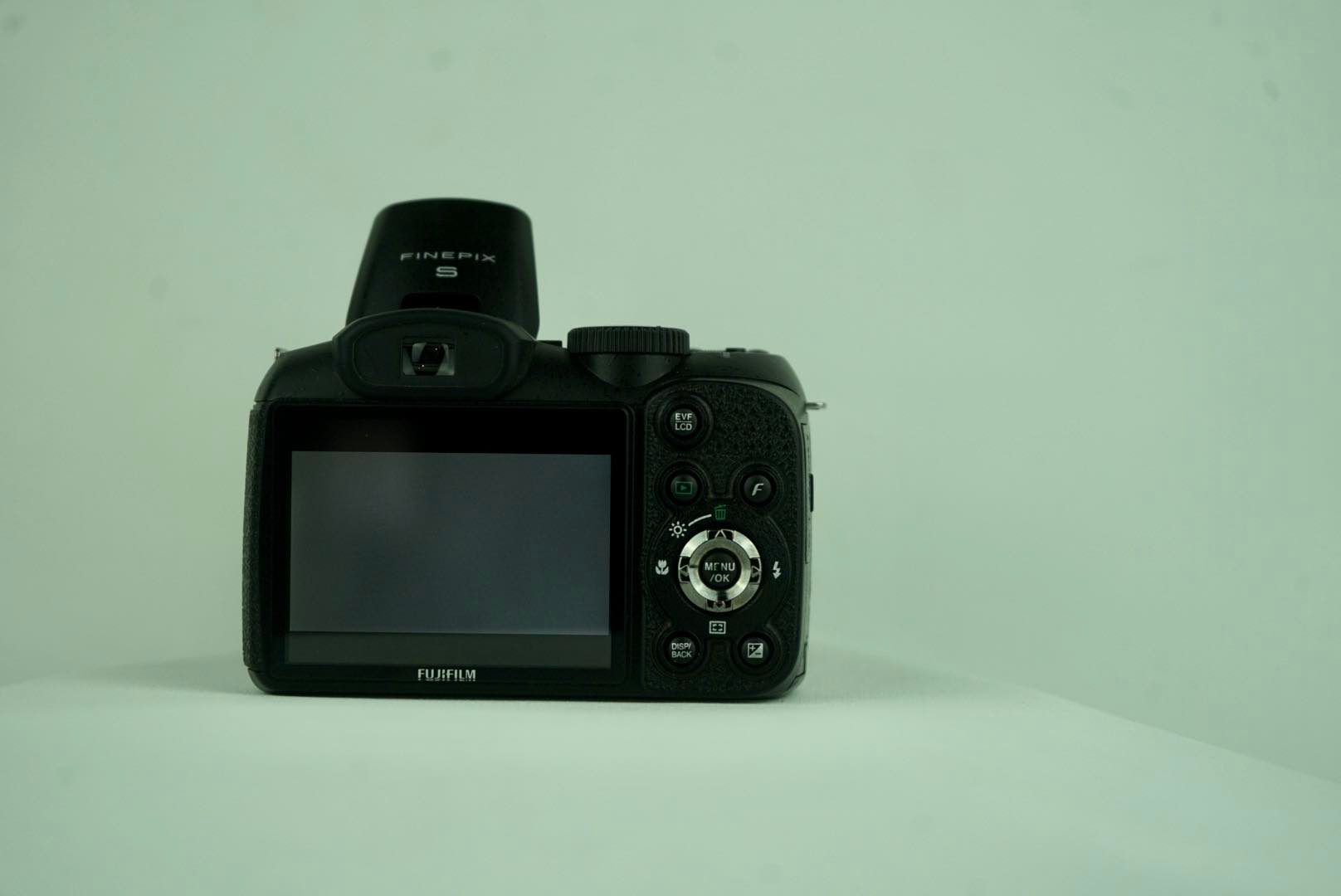 กล้องดิจิตอล FUJIFILM FINEPIX S2500HD