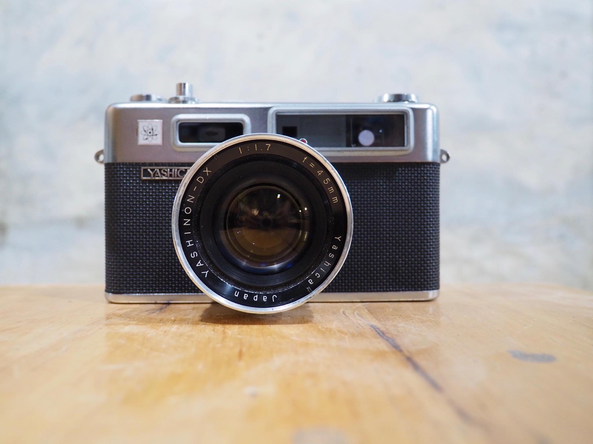 YASHICA ELECTRO 35 YASHINON-DX 45MM. F1.7
