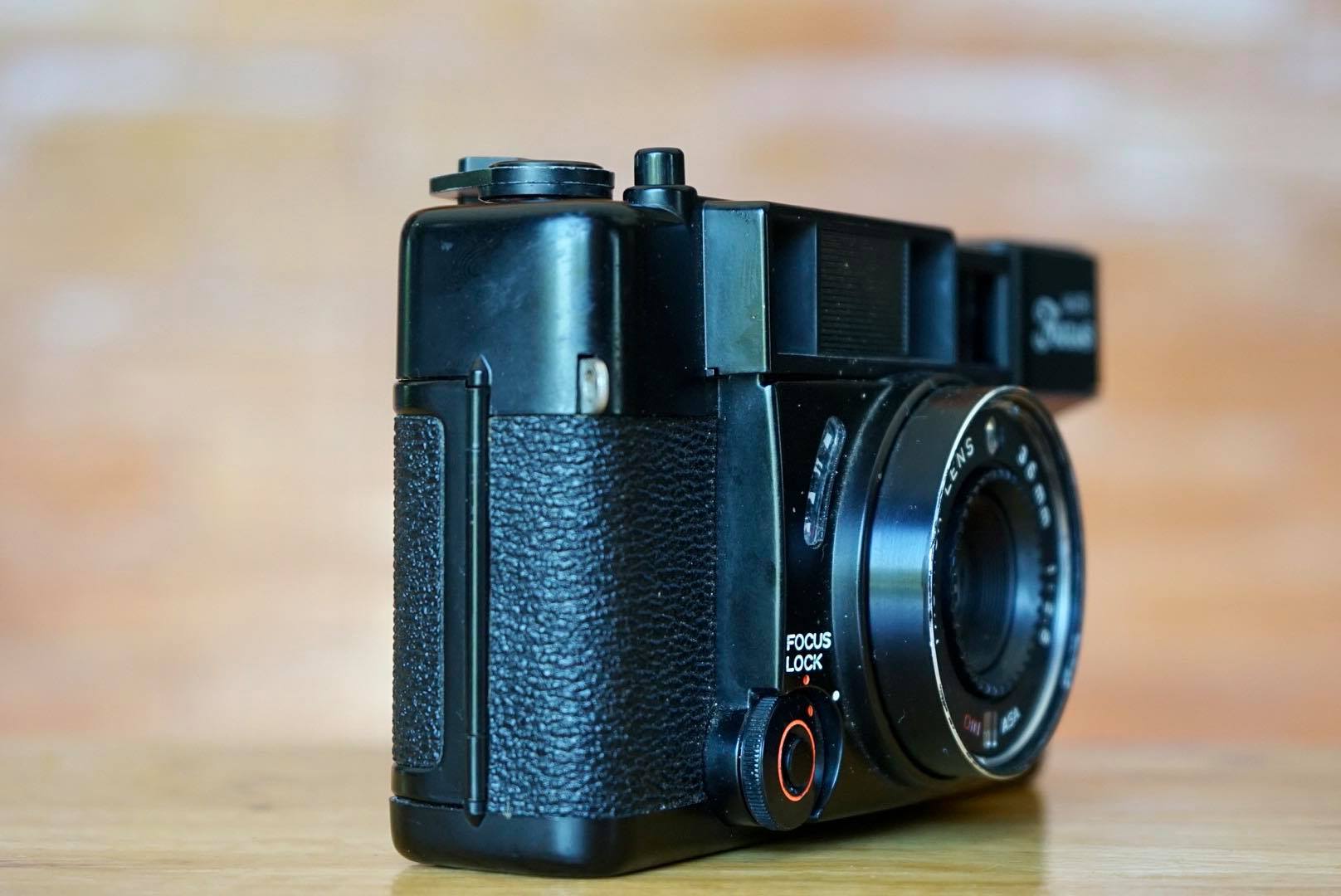 YASHICA AUTO FOCUS YASHICA LENS 38MM.F2.8