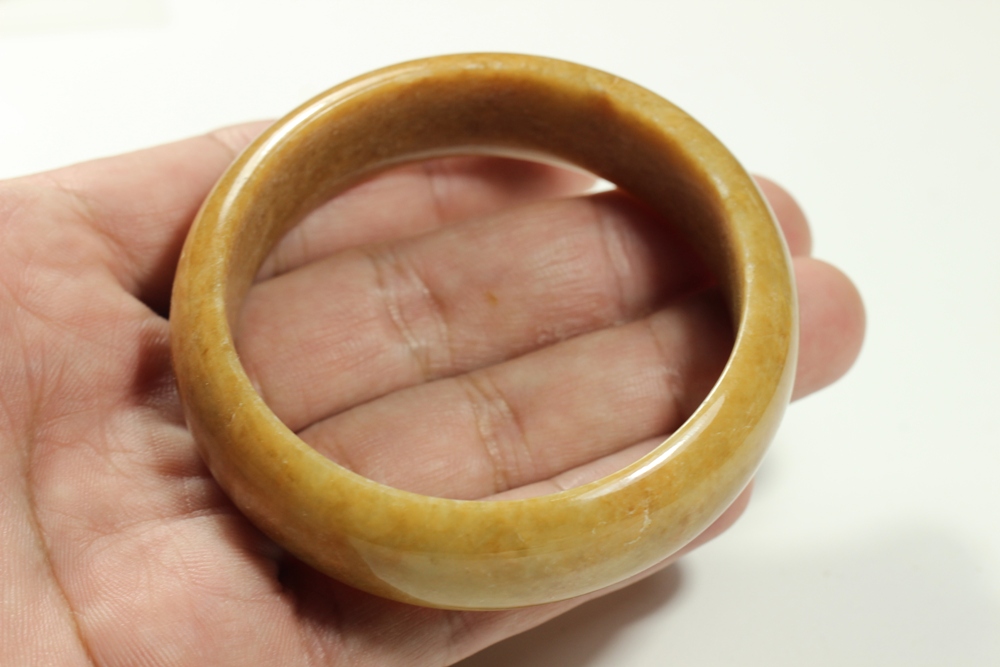 กำไลหยกน้ำผึ้ง