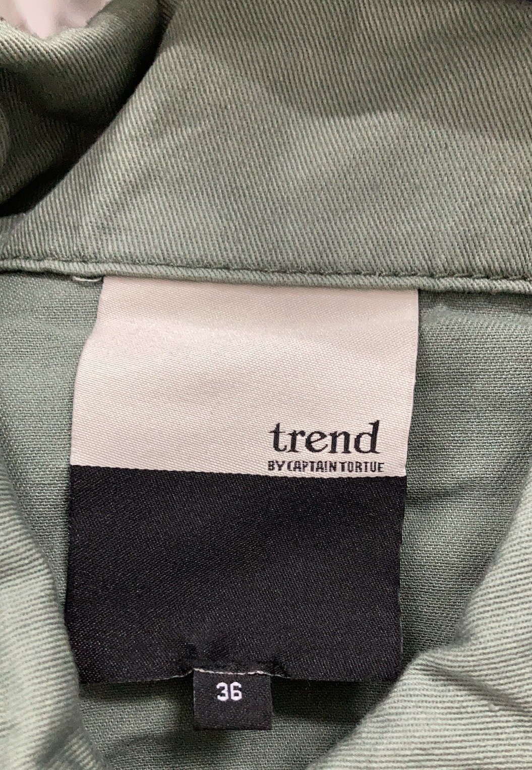 Trend เสื้อนอกเขียวทหาร เสื้อแจ็คเก็ต แนวทหาร แบรนด์ TRENDแพทเทิน สวย เท่ห์ มาก เขียว