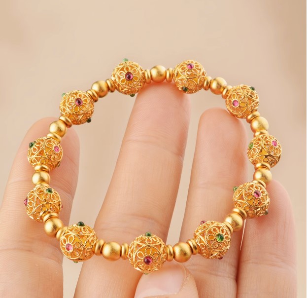 สร้อยข้อมือ ทองชุบ 18 K ลายไทยโบราณ ลูกปัดทรงกลม แกะลาย ดอกไม้ แบบไทย สร้อยข้อมือทอง 570962