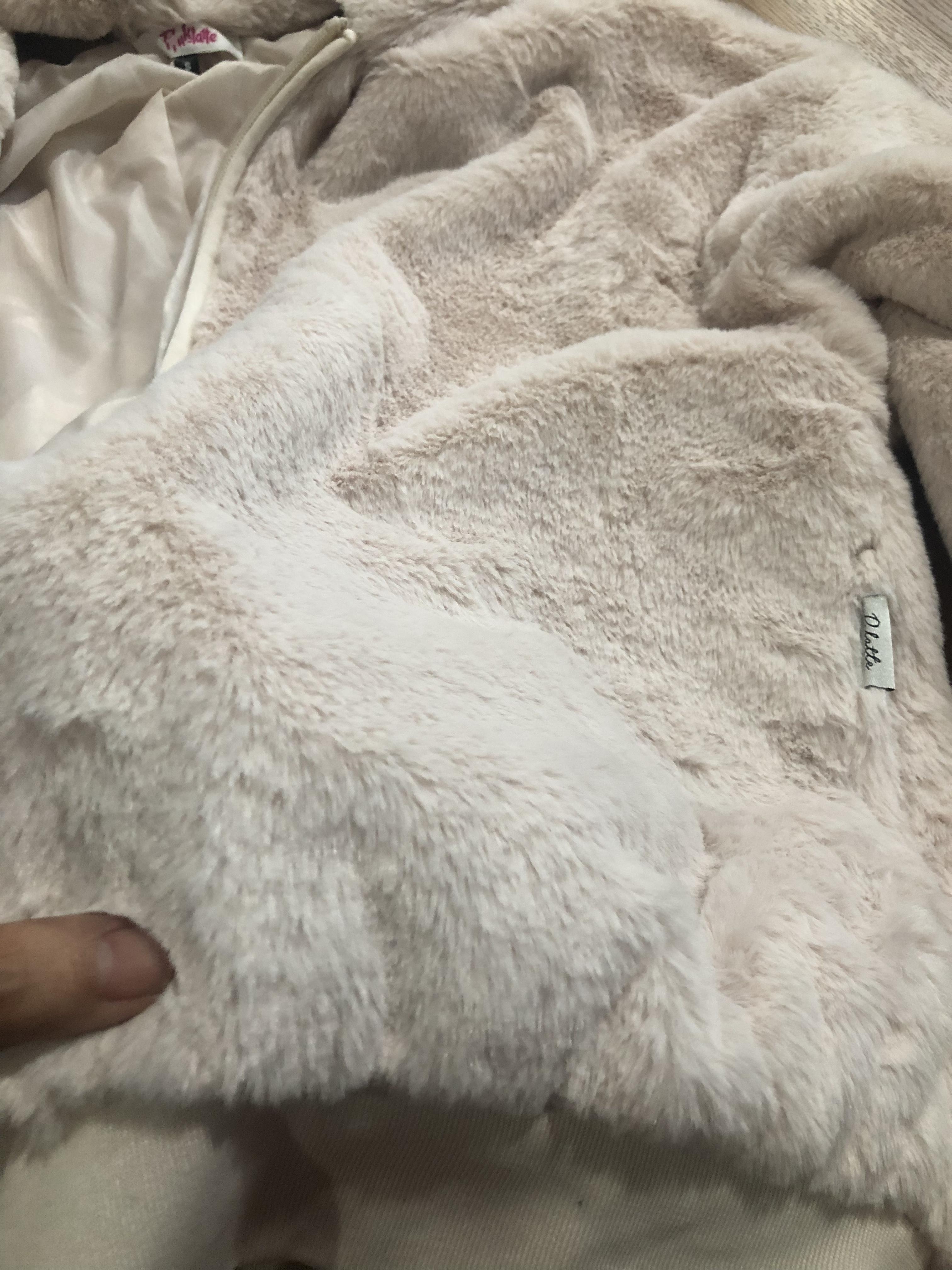 Pink latte เสื้อเฟอร์กันหนาว หมวกฮู้ด เสื้อขน (FLUFFY COAT ) แบรนด์ Pink latte