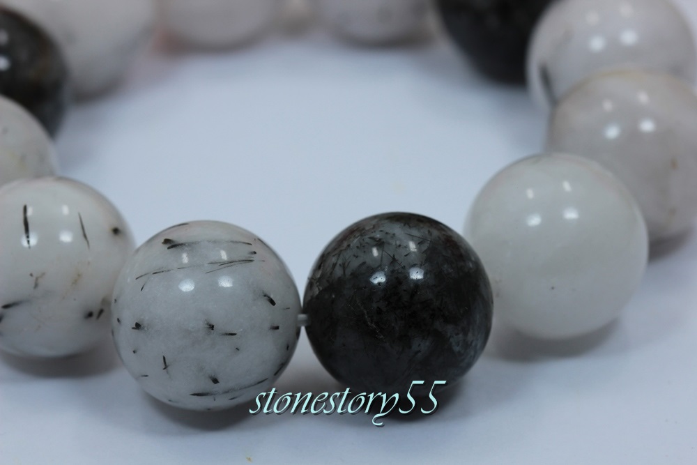 กำไลแก้วขนเหล็กน้ำตัน