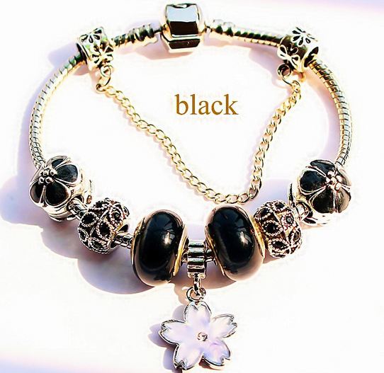 สร้อยข้อมือ Diy สไตล์ Pandora สร้อยข้อมือ ผู้หญิง Hand made ธีม สีดำ สำหรับสาว มาดเท่ มีสไตล์ ใส่ Charm ดอกไม้ และ Glass bead สีดำ 622920_1