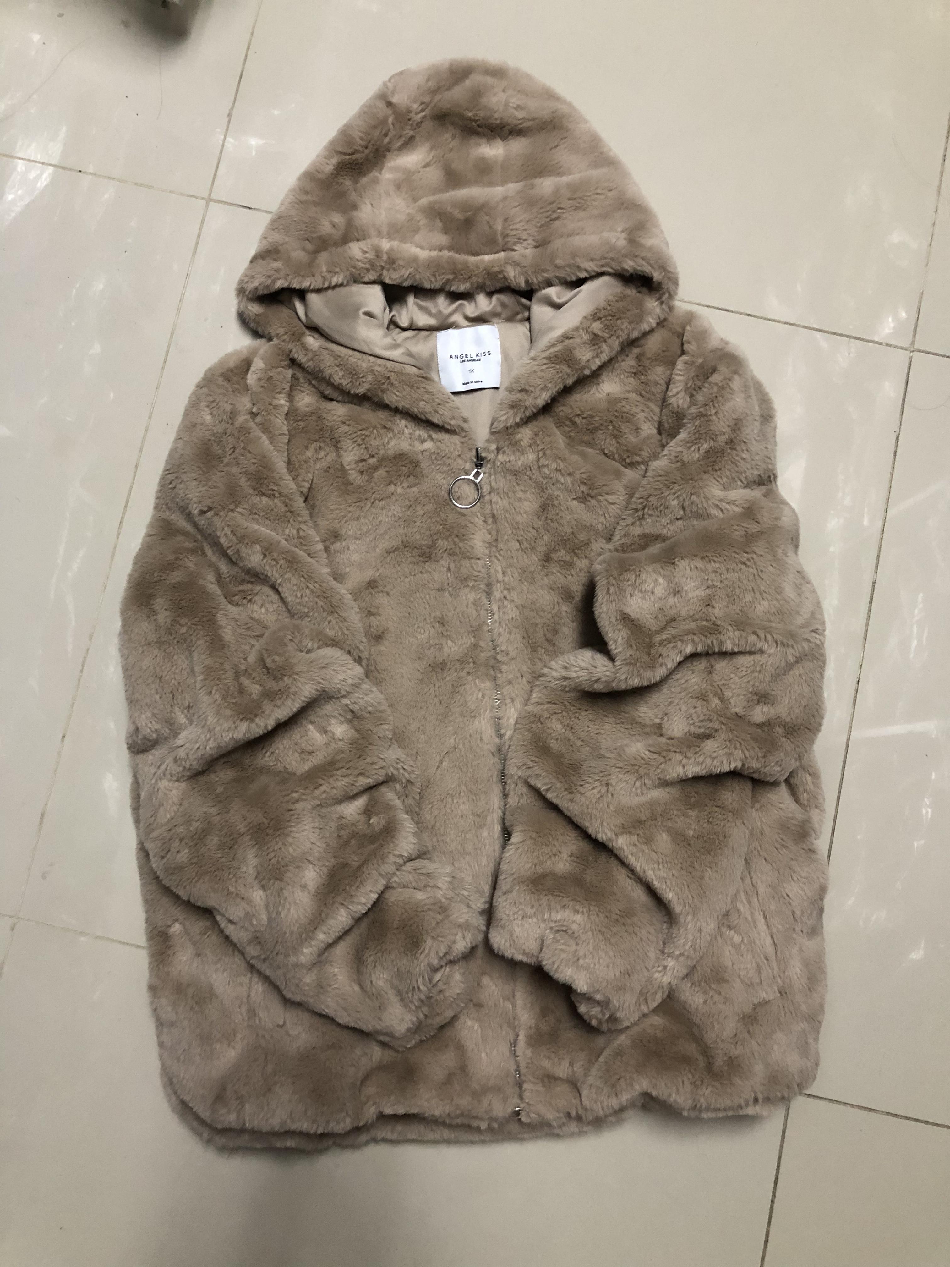 Angel kiss เสื้อเฟอร์กันหนาว หมวกฮู้ด เสื้อขน แบรนด์ ANGEL KISS (FLUFFY COAT) สำเนา น้ำตาลนู้ด