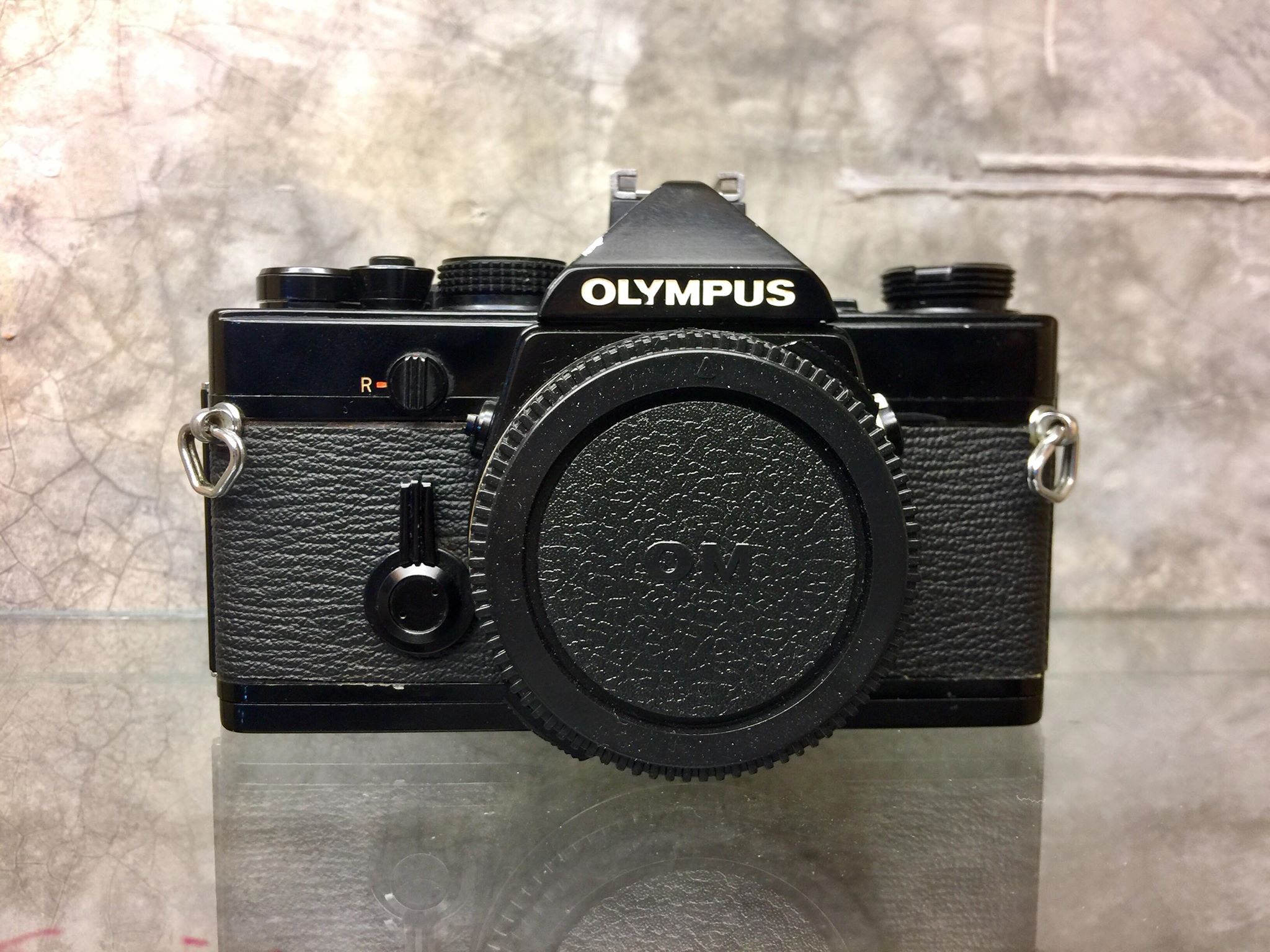 OLYMPUS OM-1