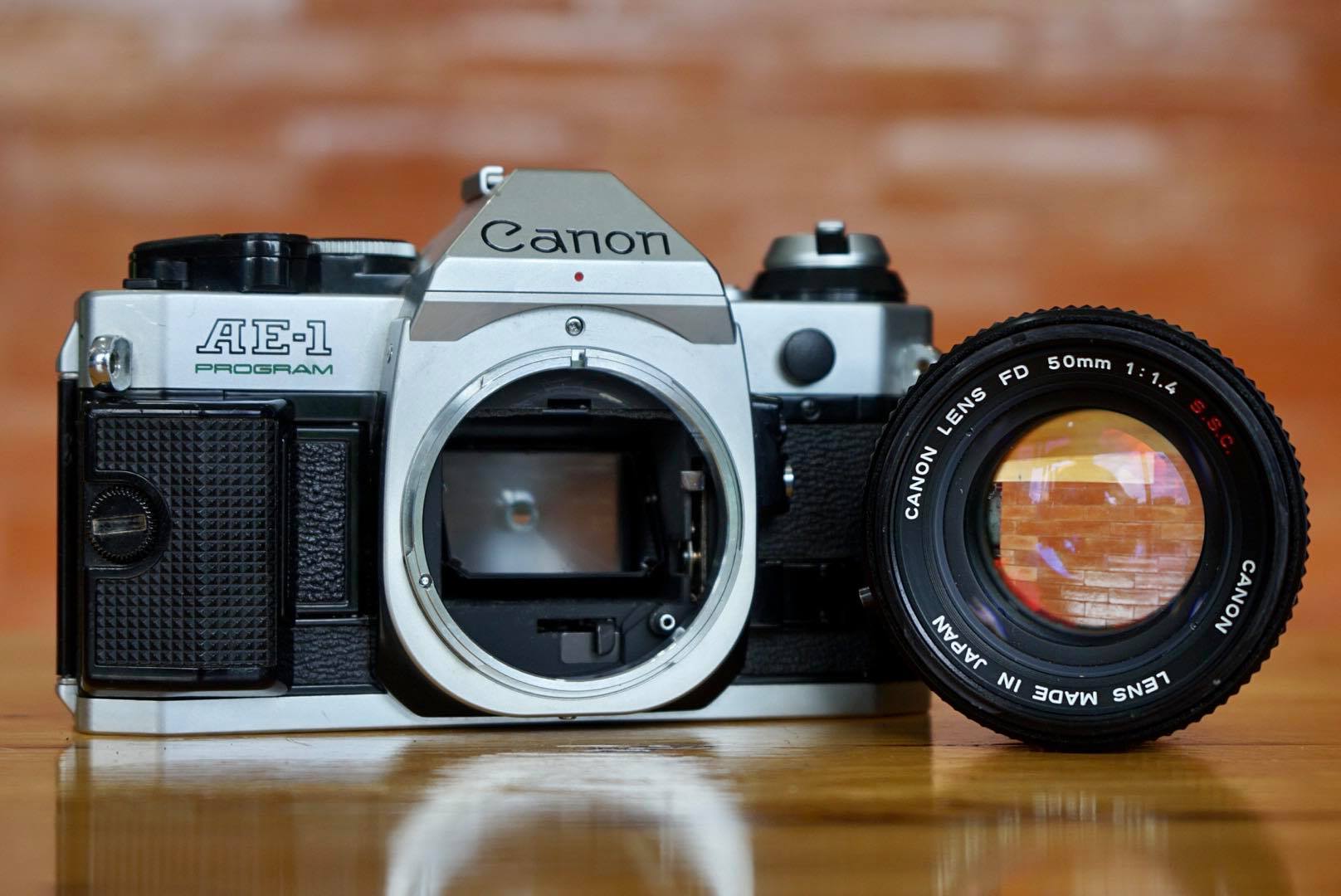 CANON AE1 PROGRAM CANON LENS FD 50MM. F1.4 SSC.