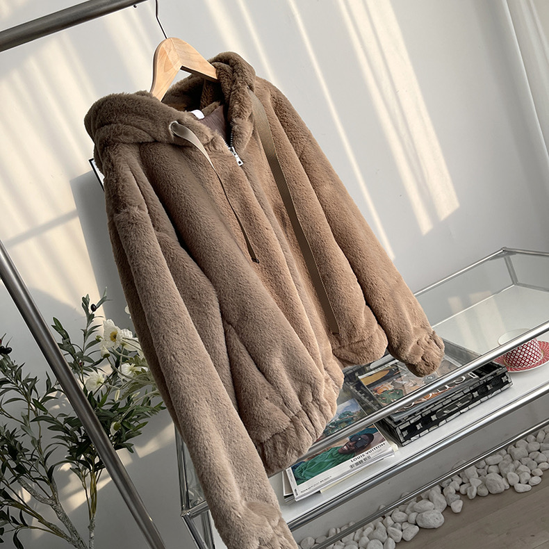 Page one เสื้อเฟอร์กันหนาว หมวกฮู้ด เสื้อขน Fluffy coat แบรนด์ page One ดำ