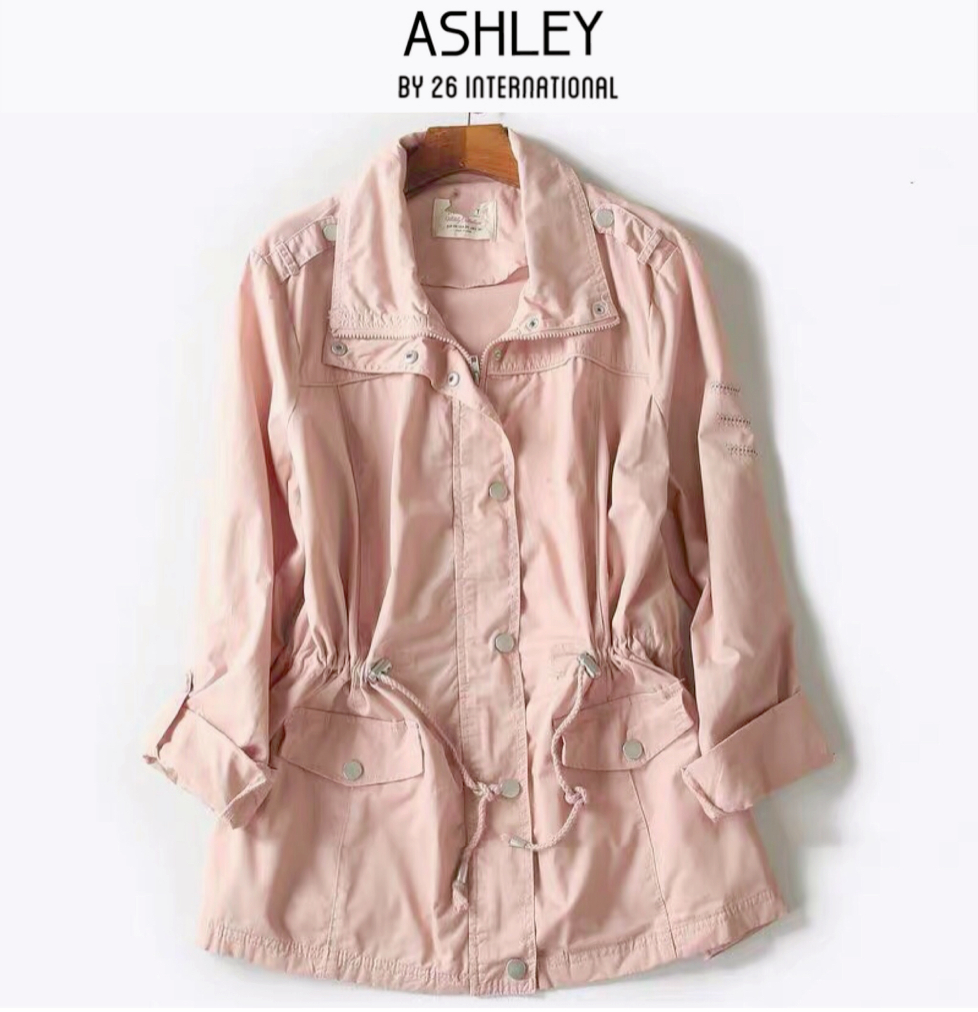 ASHLEY เสื้อแจ็คเก็ต เสื้อคลุมสีชมพู แต่งเม็ดเลื่อม ข้างแขน+ ด้านหลัง แนวๆเท่ห์ แบรนด์ASHLEY งานสวย เท่ห์มากคะ Size 2X ชมพู