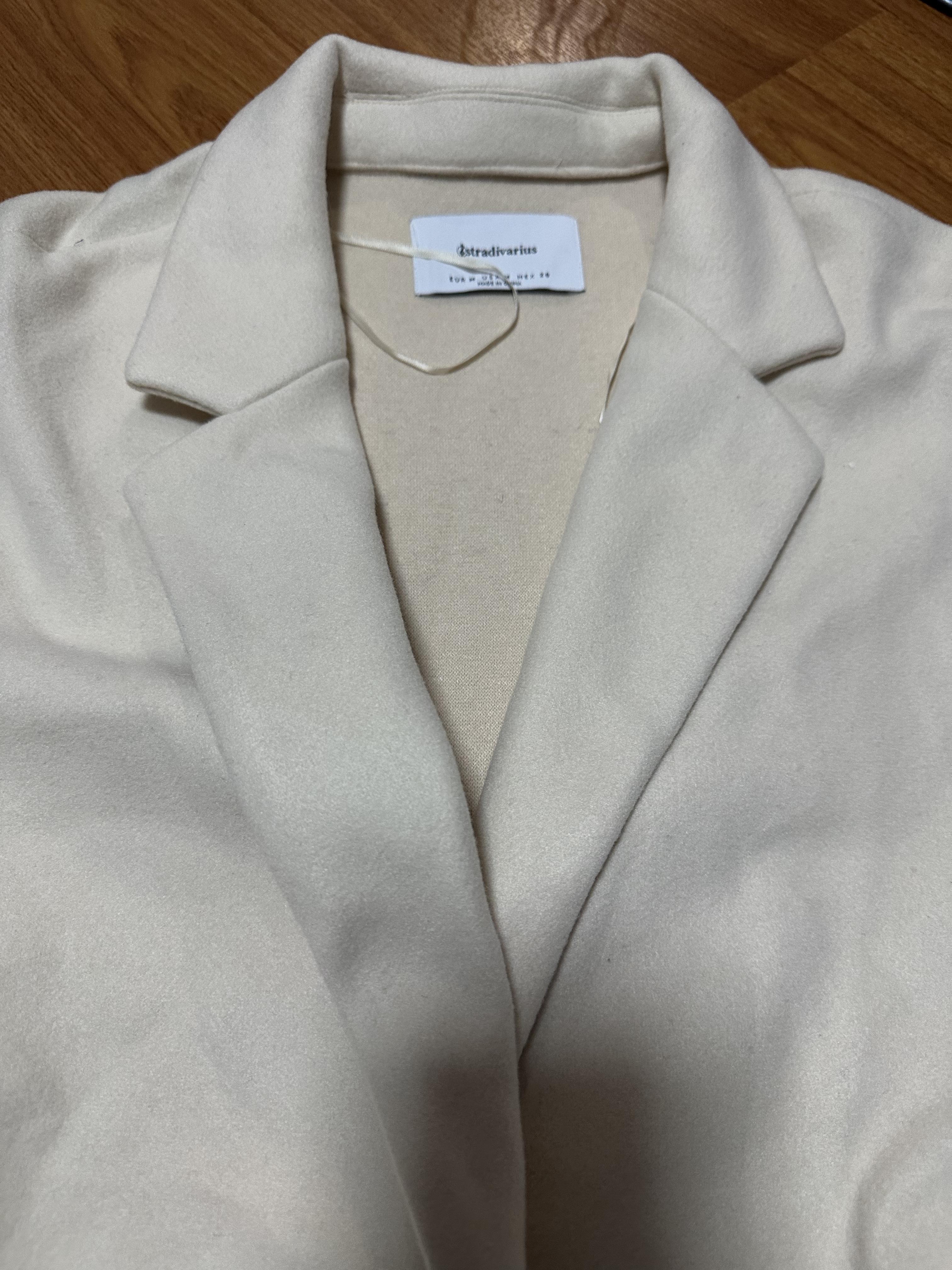 เสื้อโค้ท เสื้อโค้ทกันหนาว โค้ทวูล tailored knit coat สีเบจ แบรนด์ STRADIVARIUS สำเนา สำเนา