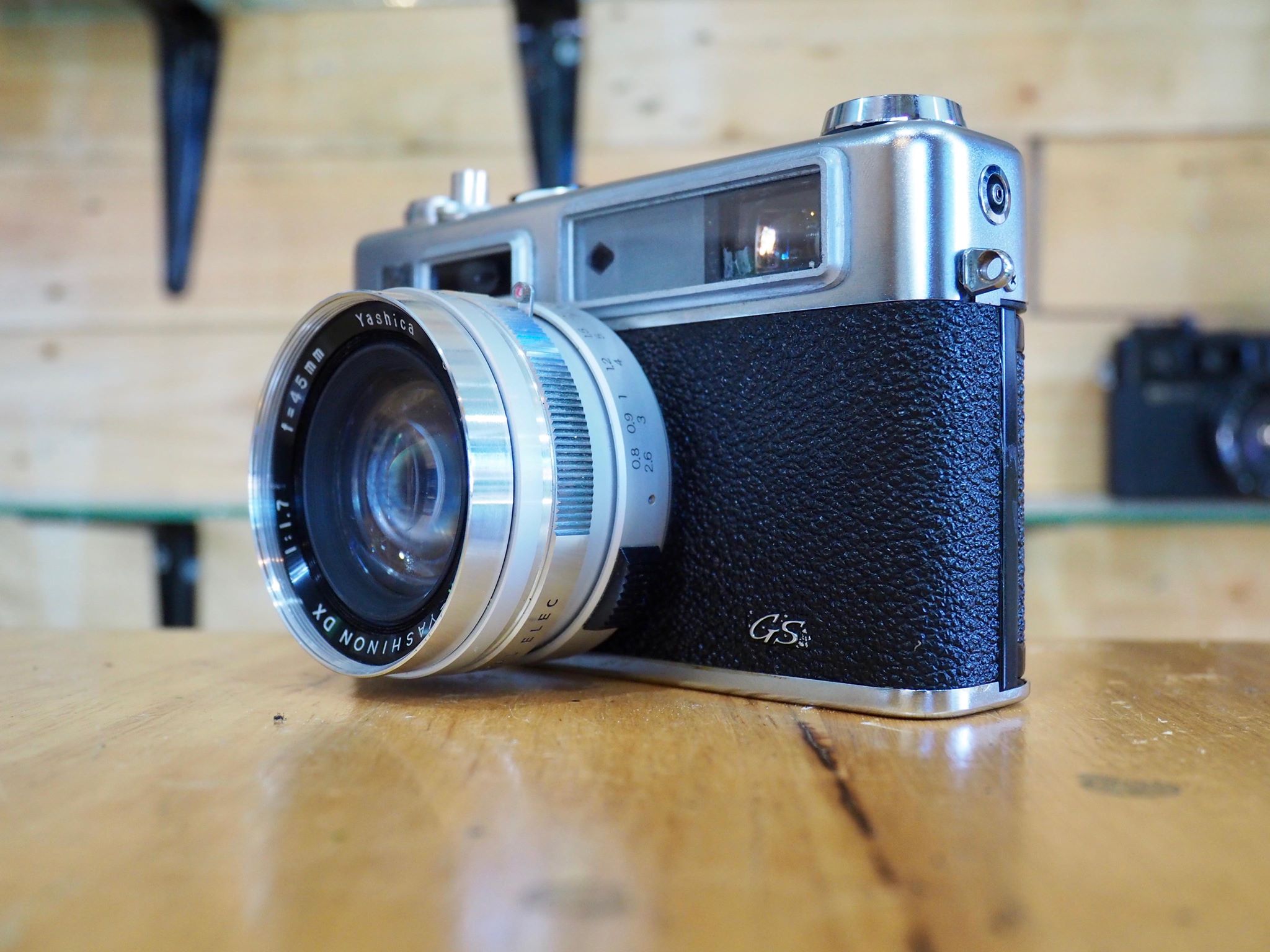YASHICA ELECTRO 35 GS COLOR YASHINON-DX 45MM.1.7