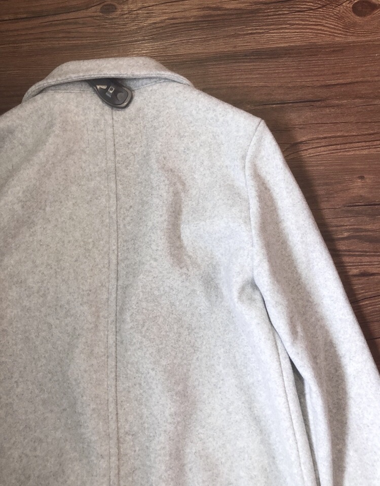 เสื้อโค้ดกันหนาว เสื้อกันหนาว overcoat โค้ทวูล สักหลาด ผสมวูล สีดำ แต่งคอปก กระดุมสองแถว แบรนด์ATCHING สำเนา สำเนา สำเนา สำเนา สำเนา ดำ