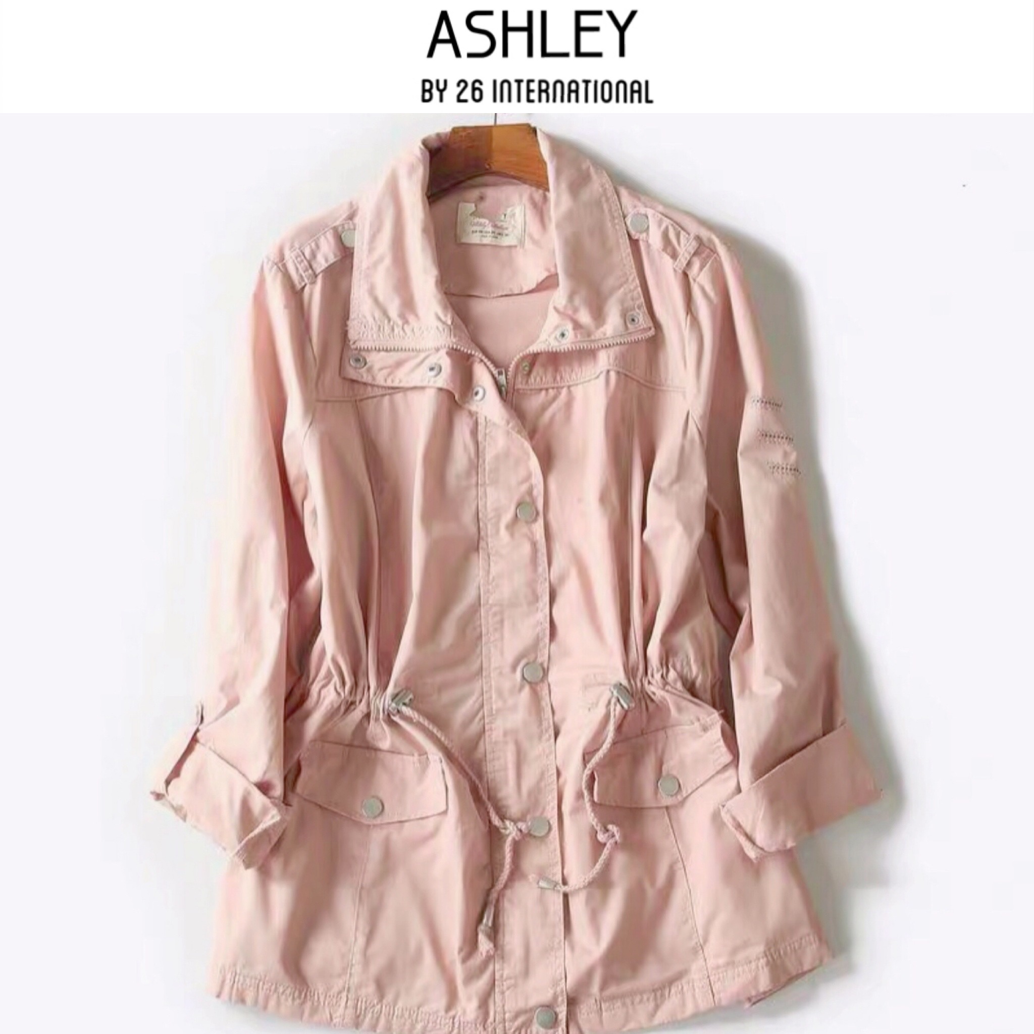 ASHLEY เสื้อแจ็คเก็ต เสื้อคลุมสีชมพู แต่งเม็ดเลื่อม ข้างแขน+ ด้านหลัง แนวๆเท่ห์ แบรนด์ASHLEY งานสวย เท่ห์มากคะ Size 2X ชมพู