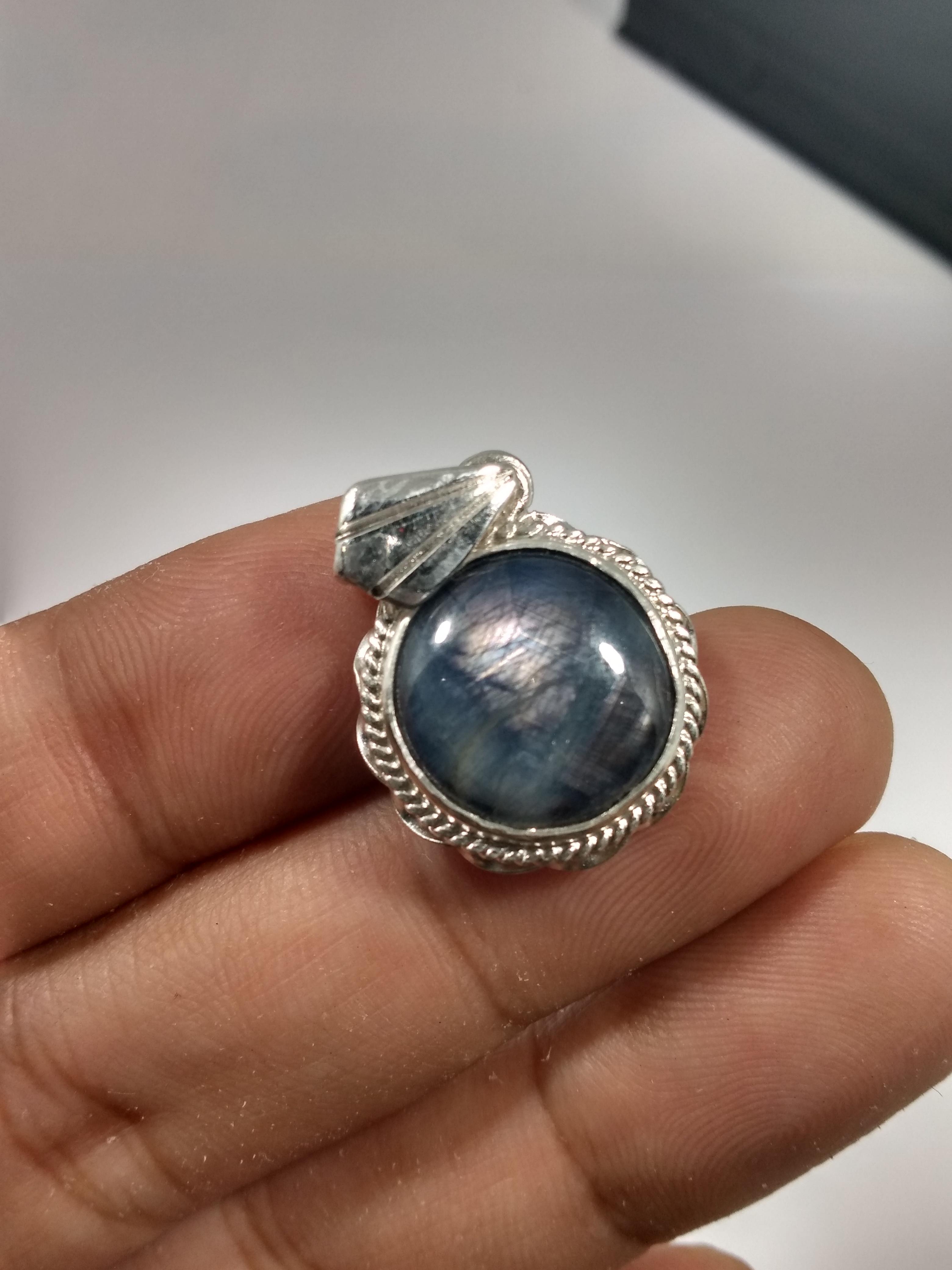 ไพลินดิบสวยๆเลี่ยมเงินสั่งทำ(ขายแล้ว)