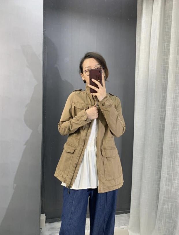 เสื้อคลุม เสื้อฮู้ดสีน้ำตาลอ่อน เสื้อนอก แพทเทินสวย เท่ห์มาก คะ แบรนด์ Blu Deise น้ำตาลกากี