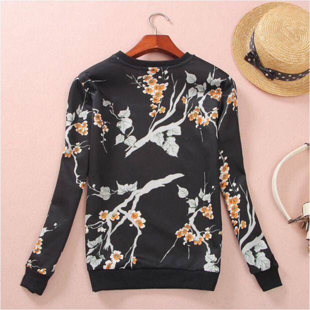 เสื้อวอร์มคอกลม แขนยาว จั๊มแขน&เอว ลายดอกซากุระสีอ่อน แบรนด์เนม TSZC แท้100% งานสวยหรูมากคะ Size S/M/L