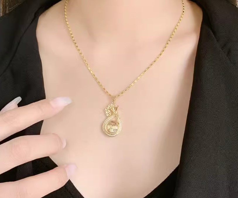 สร้อยคอ ทองคำ พร้อม จี้ ทอง กังหัน แห่งโชคลาภ ในถุงทอง สร้อยพร้อม จี้ทองคำ ฝังเพชร 843807