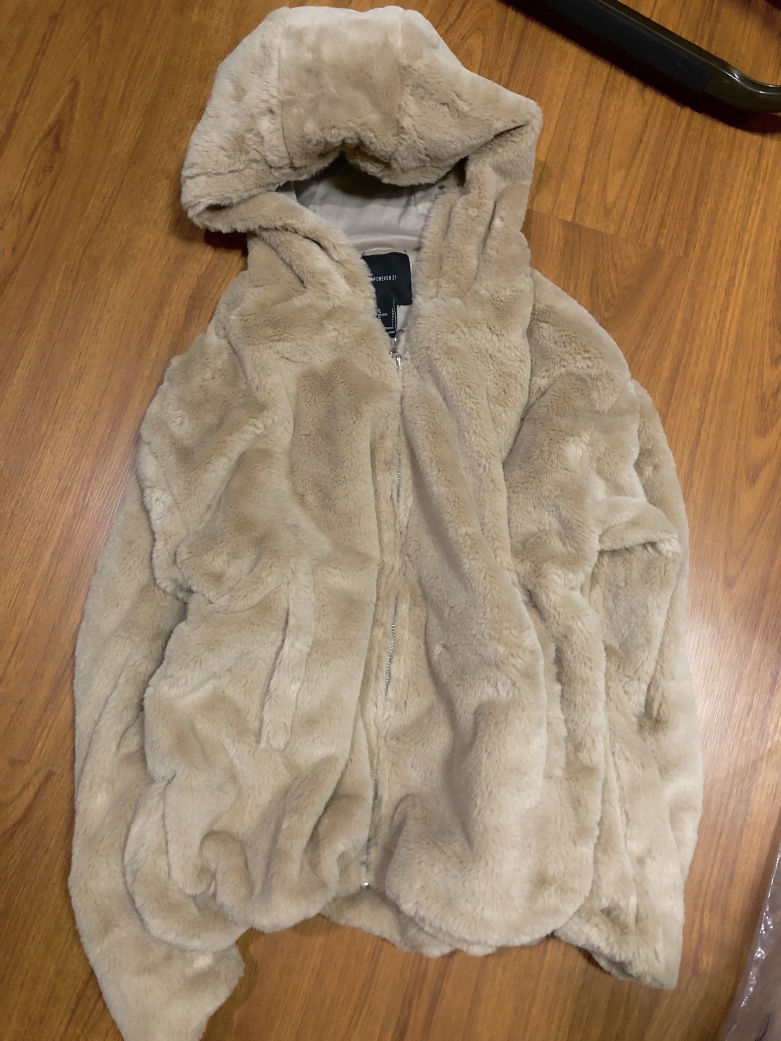 Forever21 เสื้อเฟอร์กันหนาว หมวกฮู้ด เสื้อขน แบรนด์ forever21 (FLUFFY COAT) ขาว