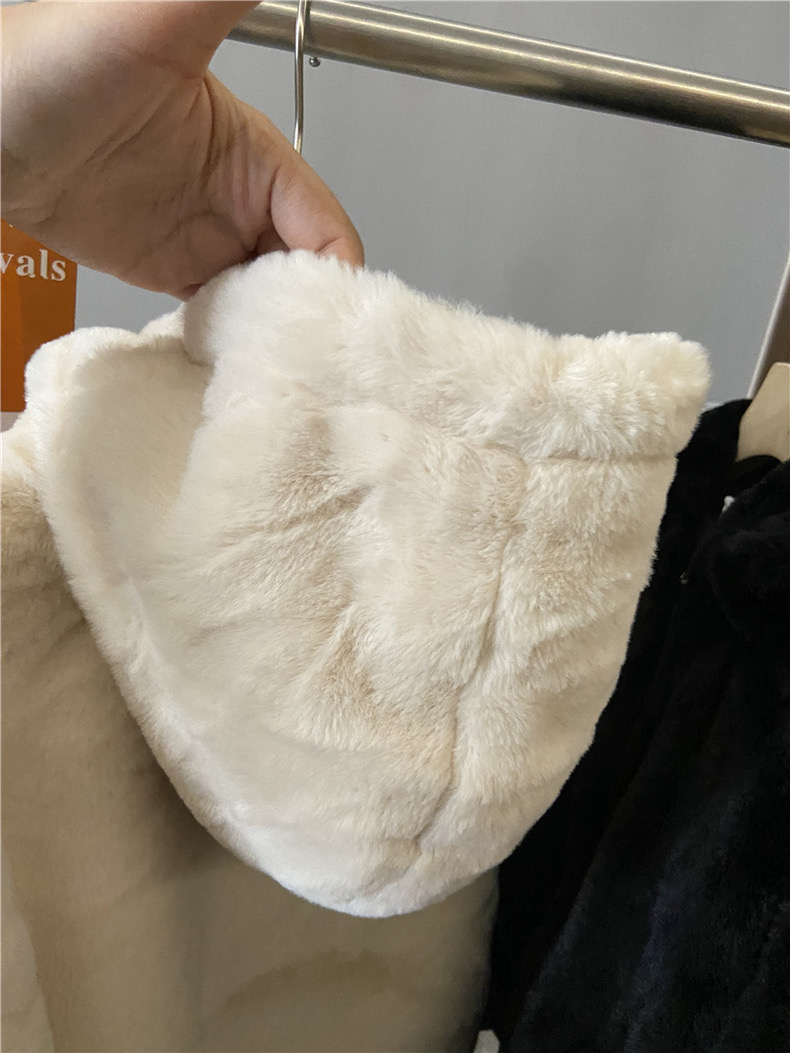 Page one เสื้อเฟอร์กันหนาว หมวกฮู้ด เสื้อขน Fluffy coat แบรนด์ page One สำเนา ดำ