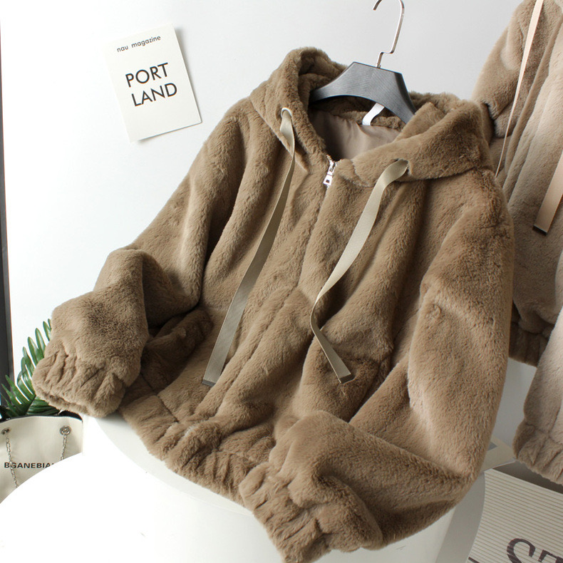 Page one เสื้อเฟอร์กันหนาว หมวกฮู้ด เสื้อขน Fluffy coat แบรนด์ page One ดำ