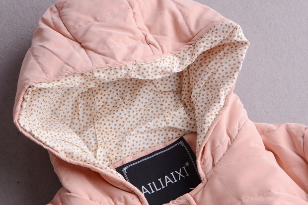 เสื้อกันหนาว เสื้อหนาว บุนวม หมวกฮูท สีชมพู หวาน ด้านในแต่งซับผ้าฝ้าย ลายดอกเหลือง น่ารัก มากๆคะ