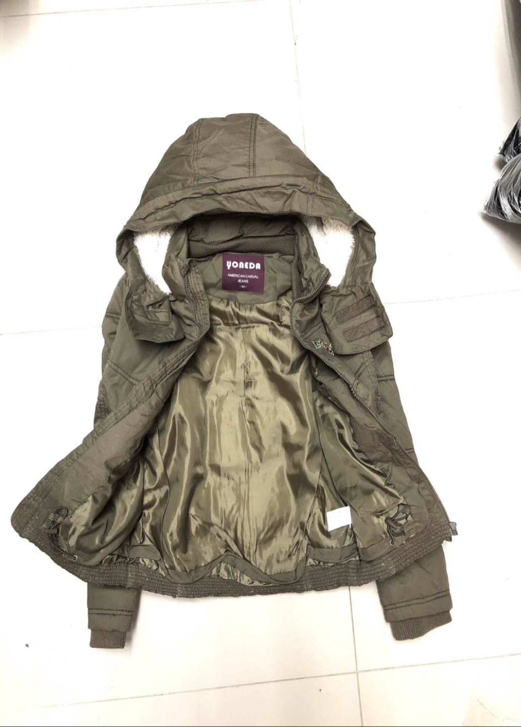 เสื้อกันหนาว เสื้อขนเป็ด แต่ง หมวกฮูท แบรนด์หรู YONEDA เกาหลี แท้ (DOWN65%&Feather35%)เนื้อหนาอุ่นมากคะ ไม่กลัวองศาติดลบเลยคร่า •บุขนเป็ดแท้ • ฮูทถอดได้คะ