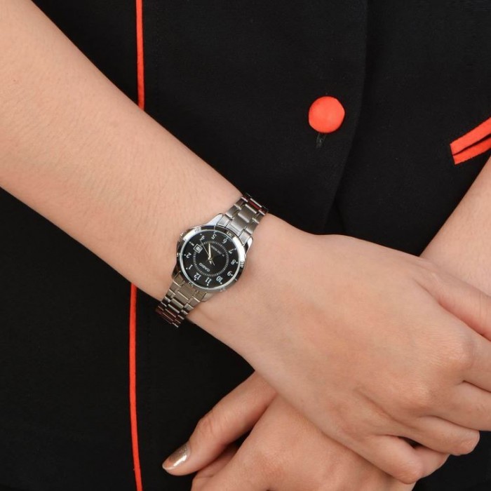 CASIO นาฬิกาคาสิโอ นาฬิกาข้อมือ นาฬิกากันน้ำ นาฬิกาของแท้ ประกันศูนย์ CMG 1 ปี รุ่น LTP-V004D-1B นาฬิกาสีเงิน