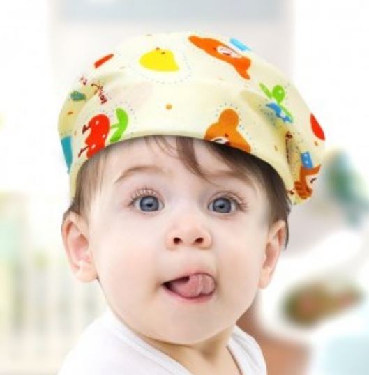 ผ้า3เหลี่ยมกันน้ำลาย มีตีนตุ๊กแกติดด้านหลัง มี 15 ลายตามภาพ