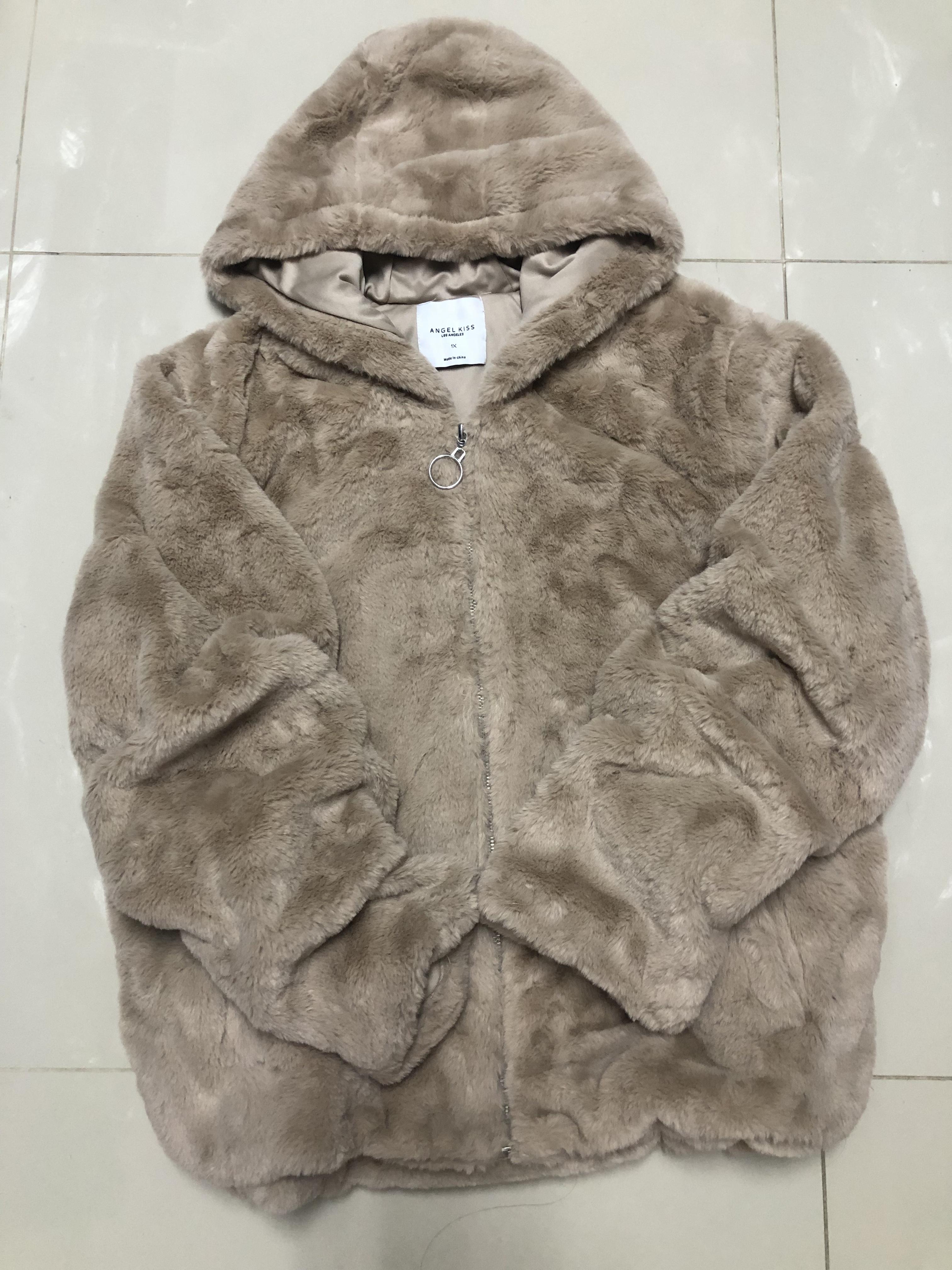 Angel kiss เสื้อเฟอร์กันหนาว หมวกฮู้ด เสื้อขน แบรนด์ ANGEL KISS (FLUFFY COAT) สำเนา น้ำตาลนู้ด