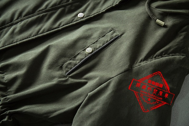 เสื้อโค้ทฮูท กันหนาว Parka สีดำ เนื้อผ้าไนล่อนสังเคราะห์ แบรนด์ Private pause แต่งขนเฟอร์ ซับขนอุ่นด้านใน เฟอร์สวย พริ้วมากคะ (ขนเฟอร์ถอดได้คะ) งานสวย บุนวมอุ่น ใส่ติดลบได้เลยคะ Size XS/S/M/ L/XL/XXL สำเนา ดำ