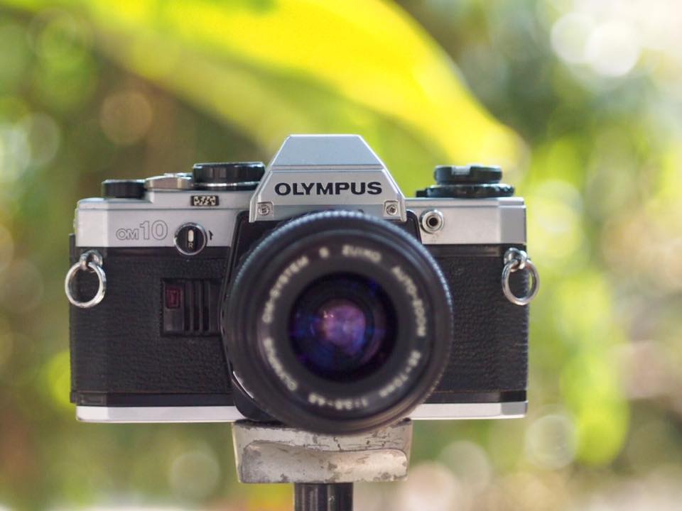 OLYMPUS OM10 OLYMPUS OM SYSTEM S ZUIKO AUTO ZOOM 35-70MM. F3.5-4.5
