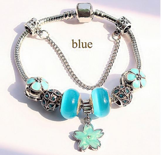 สร้อยข้อมือ Diy สไตล์ Pandora สร้อยข้อมือ ผู้หญิง Hand made ธีม สีฟ้า ใส่ Charm ดอกไม้ และ Glass bead สีฟ้า สดใส สร้อยข้อมือวัยรุ่น 622920