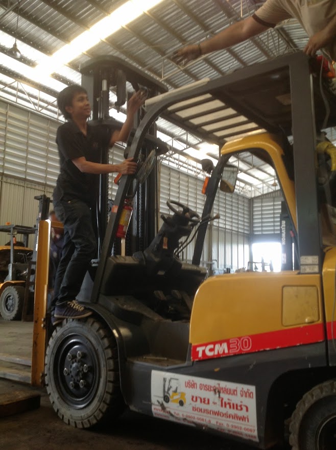 จำหน่าย ติดตั้ง อุปกรณ์แจ้งเตือนความเร็วรถ Forklift