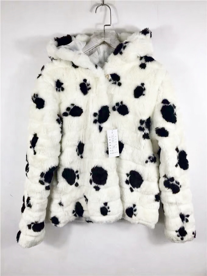 เสื้อกันหนาวฮูท เสื้อขนเฟอร์ฮูท สีขาว แต่งลายเท้าน้องหมา สีดำ แบบสวย ขนนิ่มฟูมากคะ ขาว