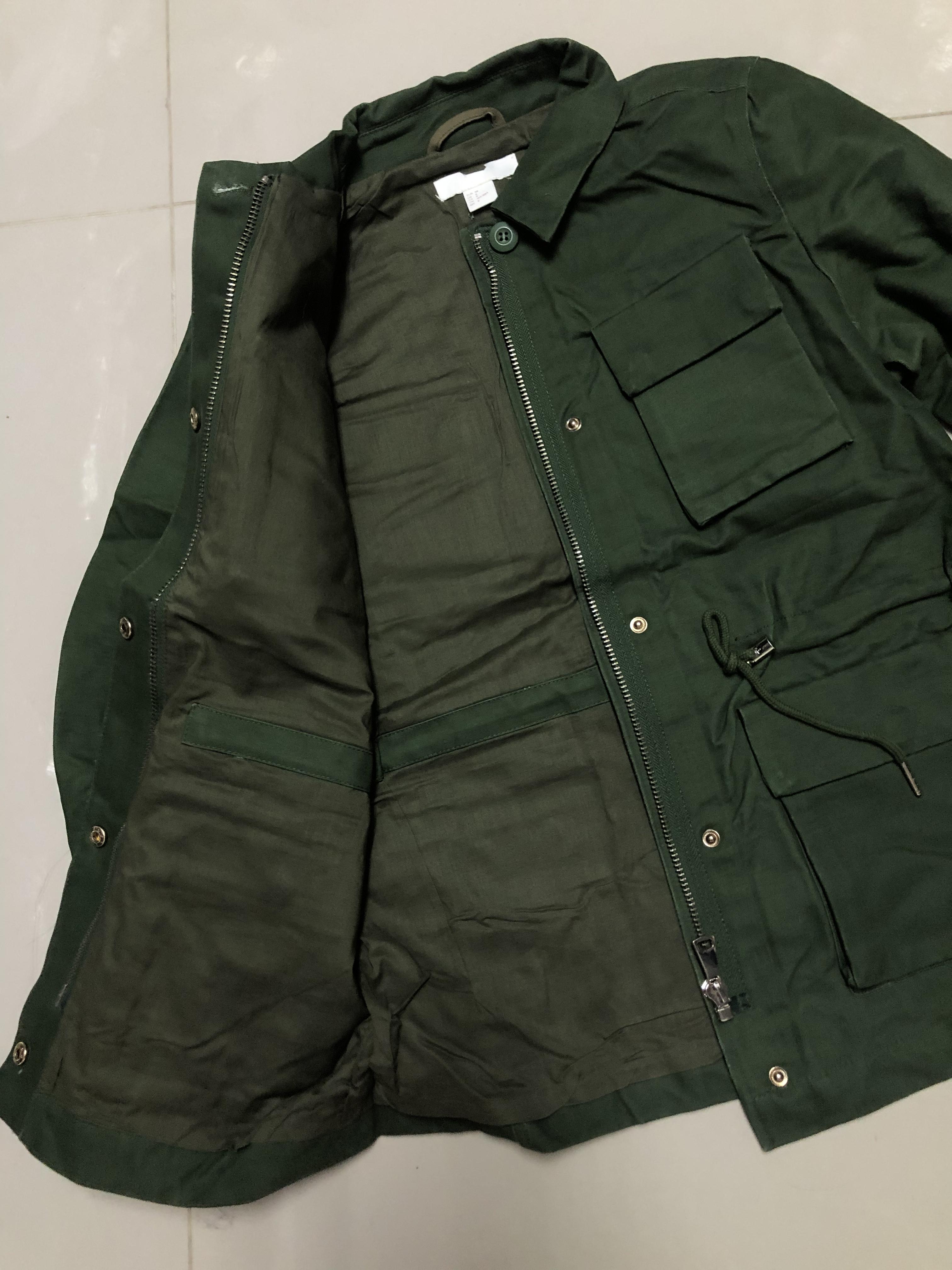 H&m เสื้อนอกเขียวทหาร เสื้อแจ็คเก็ต เสื้อฮู้ด แนวทหาร แพทเทินสวย เท่ห์ มาก คะ งาน H&M ตัดป้าย เขียว
