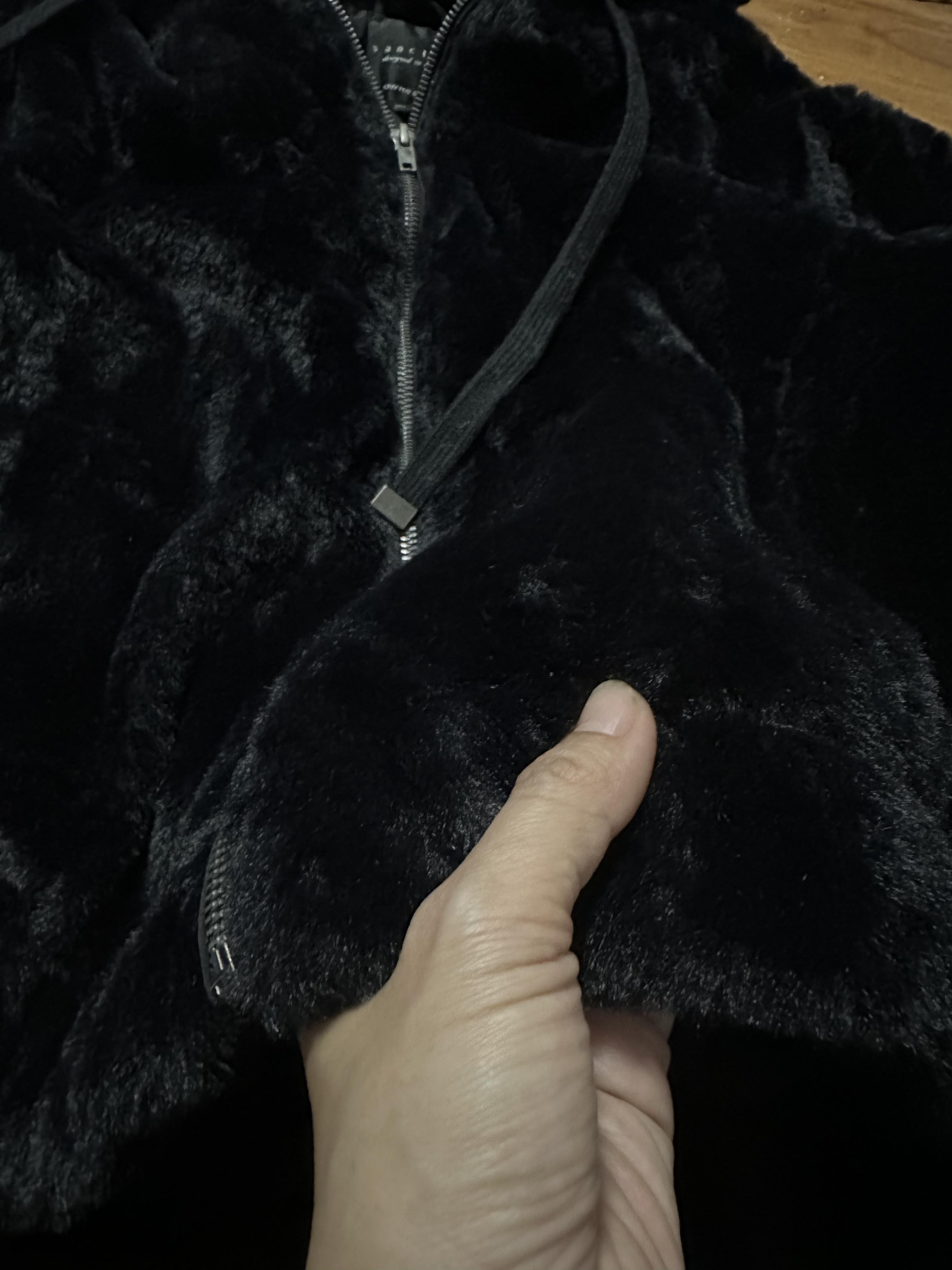 915 เสื้อเฟอร์กันหนาว หมวกฮู้ด เสื้อขน Fluffy hooded jacket แบรนด์ SANCTUARY ขาว
