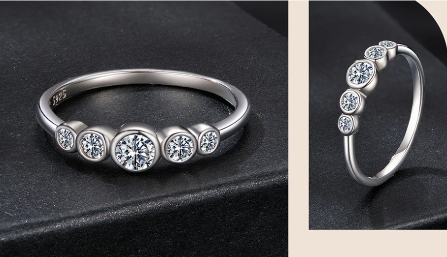 แหวนเงินแท้ 925 ฝังเพชร Moissanite เรียงกัน 5 เม็ด ไล่ระดับ สวยหรู จะใช้นิ้วชี้ นิ้วนาง ก็สวยหรู ดูแพง 496953