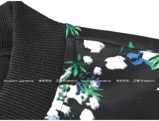 เสื้อคลุม เสื้อแจ็คเก็ต ผ้าวอร์ม พื้นดำ ลายดอกสีสันสวยสดใส แต่งแขนเอวจั๊ม เนื้อผ้าหนานุ่มเริ่ดคะ ติดแบรนด์ TSZC