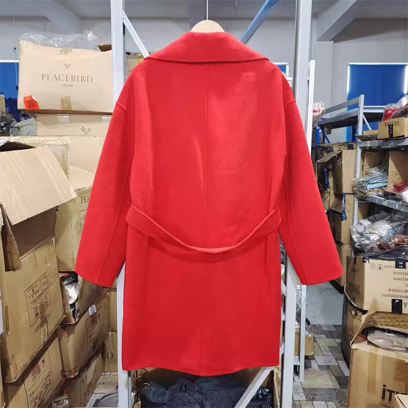 LEDIN LOVE เสื้อโค้ท เสื้อกันหนาว เนื้อผ้าสักหลาดวูล สีแดง แบรนด์ LEDIN LOVE