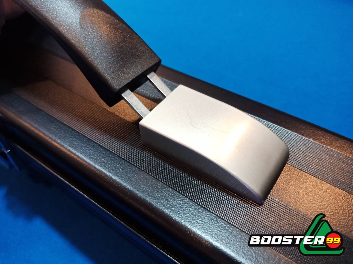 กล่อง ไม้คิว ท่อนเดียว 2ช่อง อลูมิเนียม คุณภาพ 3A หัวหุ่ม โครเมี่ยม *เปิด/ปิด ไม่มีเสียง (ราคาต่อ 1 ใบ)