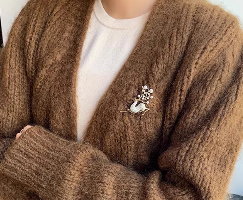 เข็มกลัดกวาง ฝังเพชร ตกแต่งเขา ด้วย ไข่มุก สุดหรู เข็มกลัด ตกแต่งเสื้อผ้า น่ารัก ๆ เพิ่มมิติให้กับ ชุดของคุณ 178021