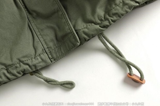 Benetton เสื้อกันหนาว parka ปาร์ก้า โค้ทกันหนาว เสื้อฮูทเฟอร์ สีเขียว แบรนด์เนม BENETTON แต่งขนเฟอร์ ซับขนอุ่นด้านใน(เฟอร์ถอดได้คะ) เขียว
