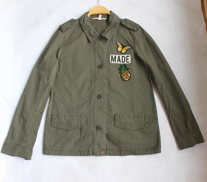 Tom เสื้อทหาร เสื้อแจ็คเก็ต เขียวทหาร แต่งปักหน้าอก Tom งานสวย แนว มากคะ แบรน tom tailor size S/M/L/XL KIABI สำเนา สำเนา สำเนา เขียว