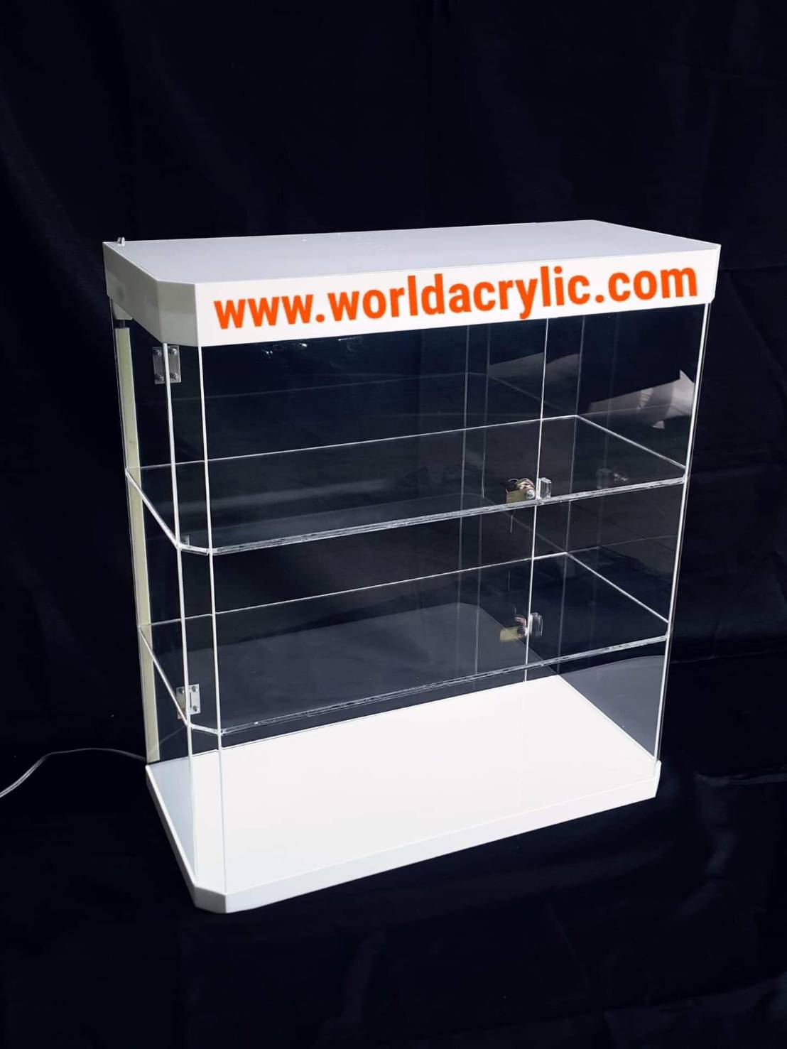 ตู้โชว์สี่เหลี่ยมแบบมีไฟ