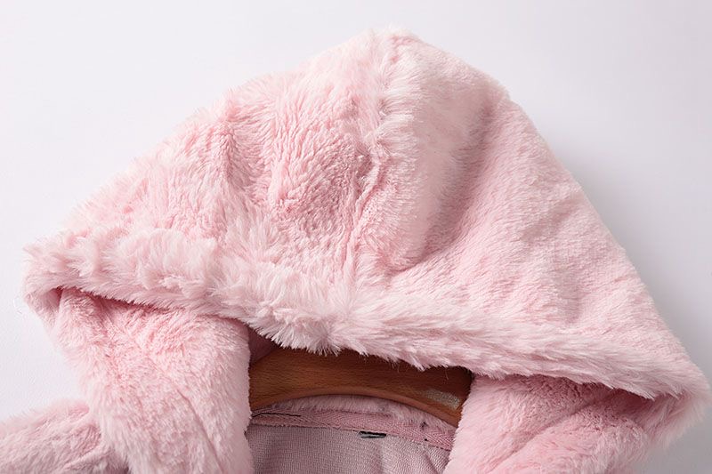 Page one เสื้อเฟอร์กันหนาว หมวกฮู้ด เสื้อขน Fluffy coat สีชมพูอ่อน แบรนด์ love tree ชมพู