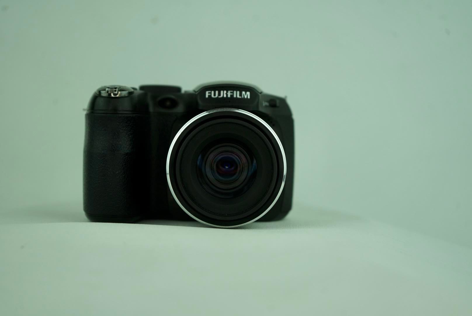 กล้องดิจิตอล FUJIFILM FINEPIX S2500HD